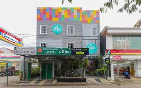 Urbanview Hotel Syariah Near Gelora Delta Sidoarjo